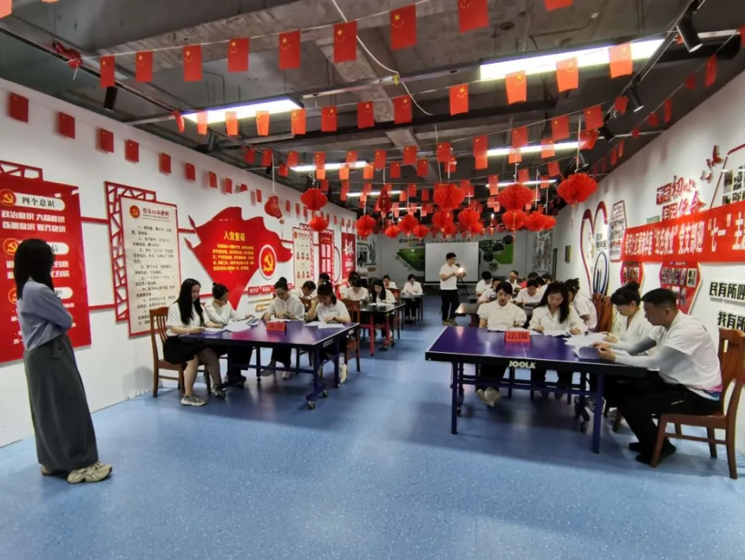 绿海社区迎“七一”主题党日活动暨沉浸式红色情景剧本沙盘体验活动